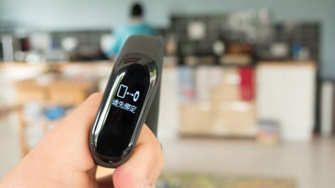 Mi Band 3: Nekupujte si Fitbit, dokud si to nevšimnete Toto mi band 3 se připojíte k telefonu 670x377