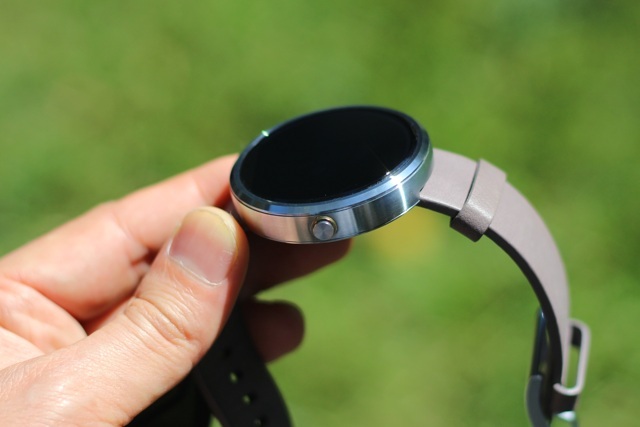 Motorola Moto 360 Android Wear Smartwatch Review a prozradí motorola moto 360 android nosí smartwatch recenzi 9