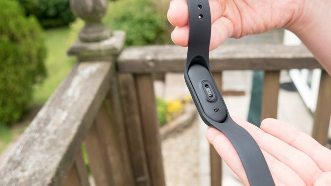 Mi Band 3: Nekupujte si Fitbit, dokud neuvidíte tento snímač srdeční frekvence 670x377