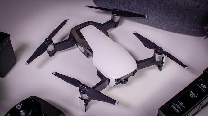 DJI to dělá znovu: Mavic Air Recenze Mavic Air