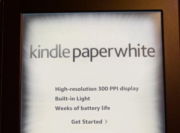 Jak nastavit a používat Kindle Paperwhite 02 Paperwhite Hello Screen