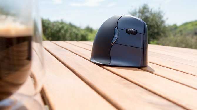 Evoluent Vertical Mouse: Udělejte si zápěstí a kupte si tuto myš evoluent vertical vertical mouse 670x377