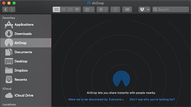Okno AirDrop na počítači Mac