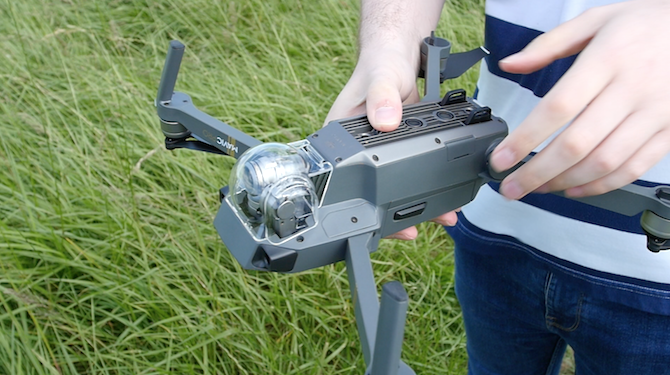 Toto je dron, kterého hledáte: DJI Mavic Pro Recenze Mavic Undercarriage