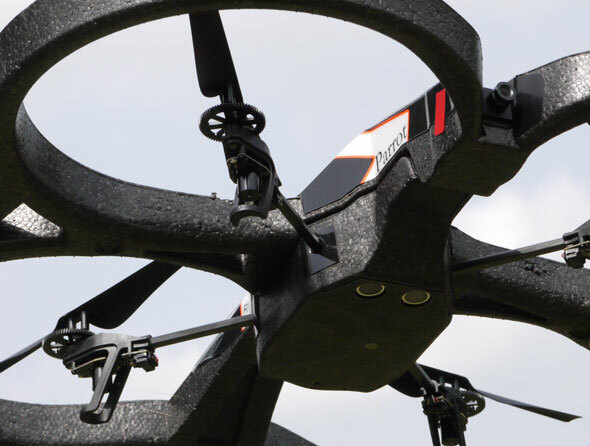 ar drone 2 recenze