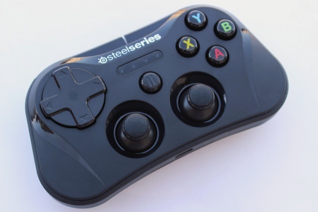 Recenze herního ovladače SteelSeries Stratus iOS a prozkoumání vrstev Steelseries 2