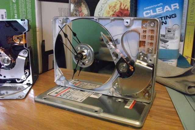 hdd-analog-hodiny