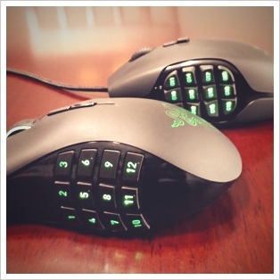 Razer Naga, recenze herních myší Logitech G600 MMO a prozkoumání herní myši Razer naga logitech g600