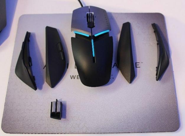 Hraní na IFA 2018: Co je nového a co je horké? Alienware AW959 Elite Gaming Mouse 001 IFA2018 670x492